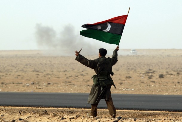 Libia: los “rebeldes” apoyados por la OTAN terminan con Kadafi