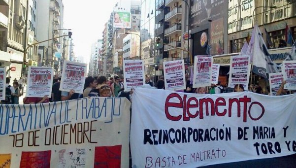 Corte en Callao y Corrientes en apoyo a trabajadores textiles de Elemento