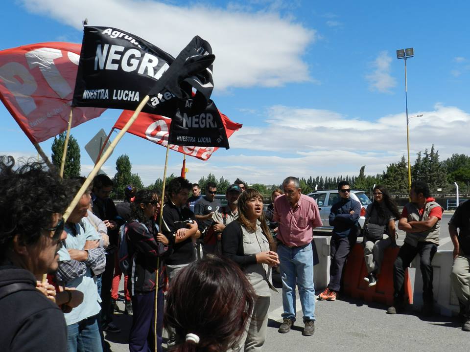 Acción en los puentes Neuquén – Cipolletti por la absolución de los petroleros de Las Heras