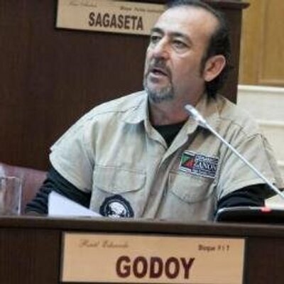 Raúl Godoy del Frente de Izquierda repudia desalojo y represion en Plottier