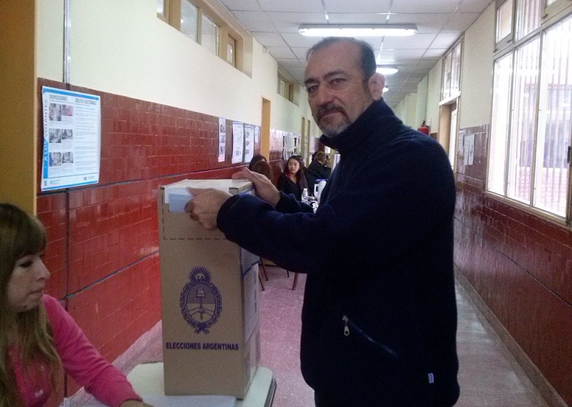Votó Raúl Godoy y llamó a fortalecer “una alternativa de los trabajadores”
