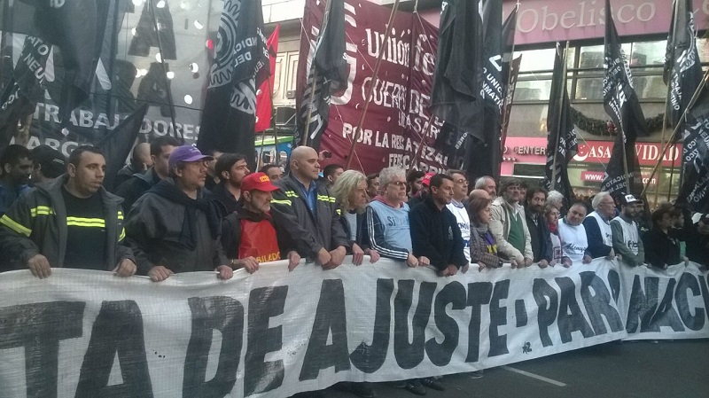 Nicolás del Caño exigió que las centrales sindicales llamen a un paro activo nacional