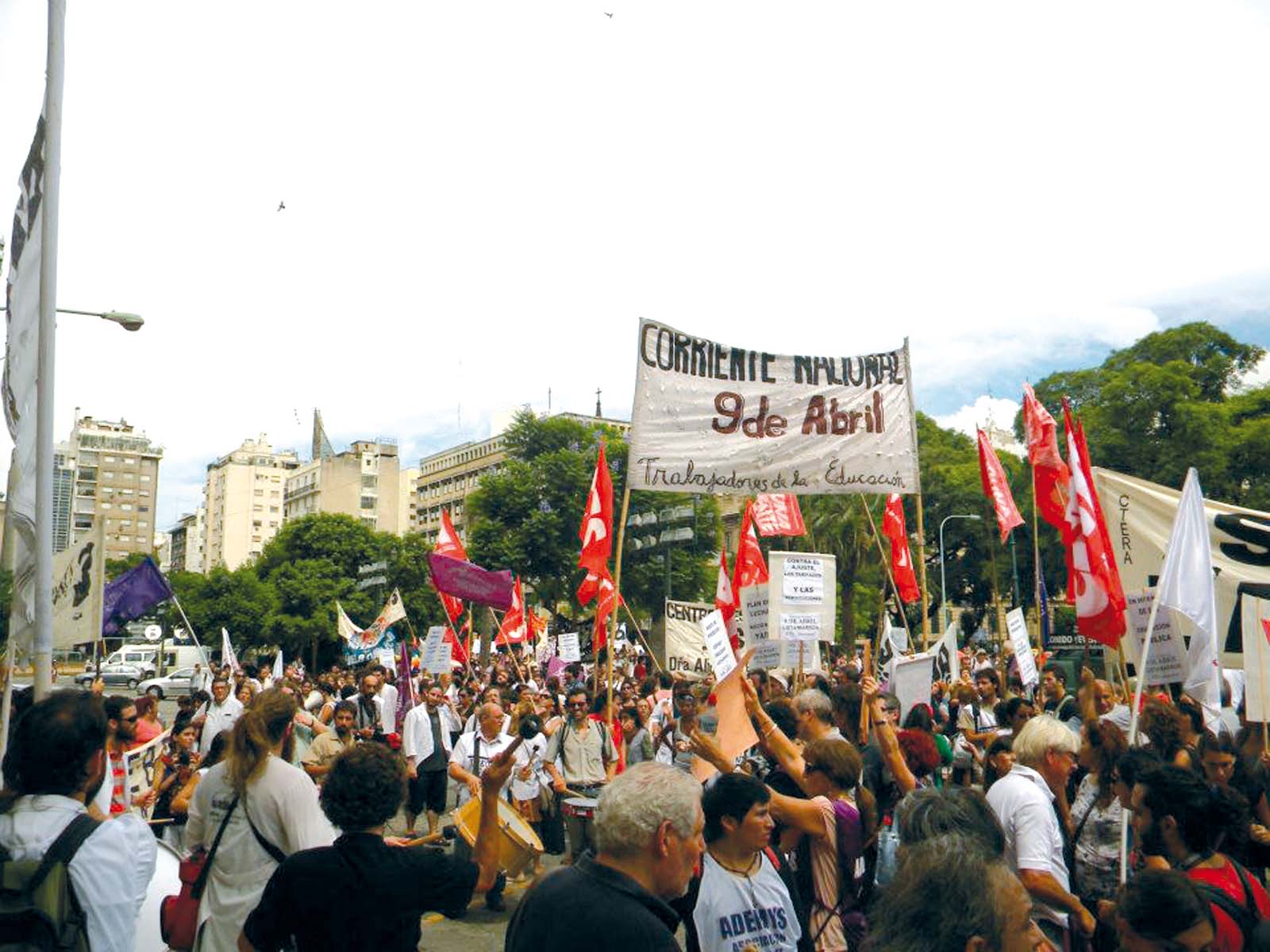 Asambleas en todo el país para romper el techo salarial