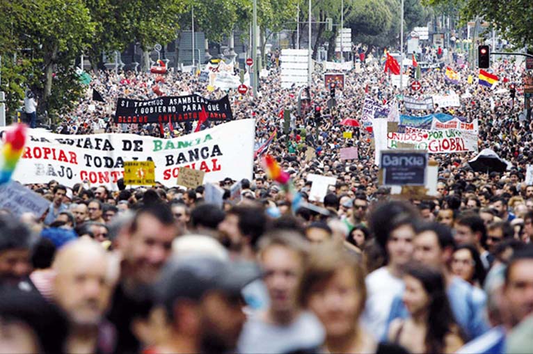 Los indignados llenaron las plazas nuevamente