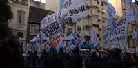 Paritaria de la Alimentación | La oposición marchó reclamando un plan de lucha e intervino la Policía Federal