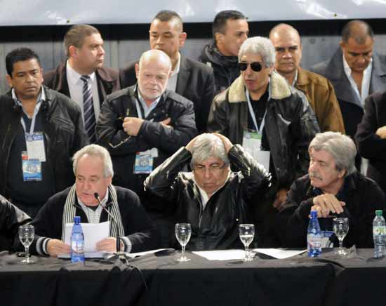 Alcahuetes de las petroleras, los banqueros y los terratenientes