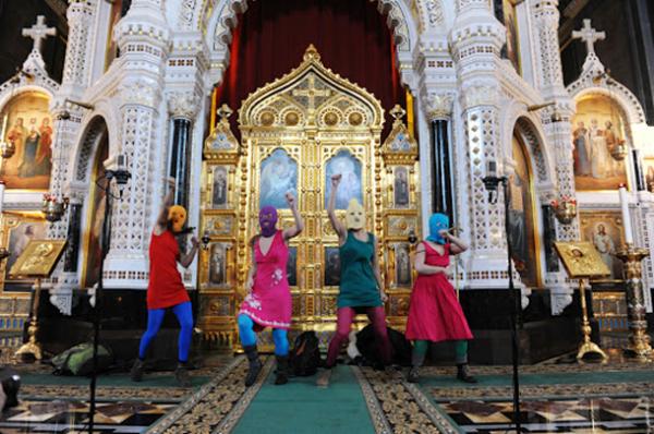 Vergonzosa condena a las activistas feministas Pussy Riot en Rusia