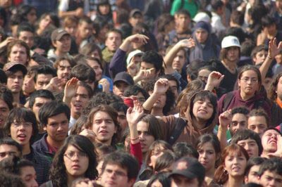 Que la juventud trabajadora y estudiantil también levante en alto sus banderas