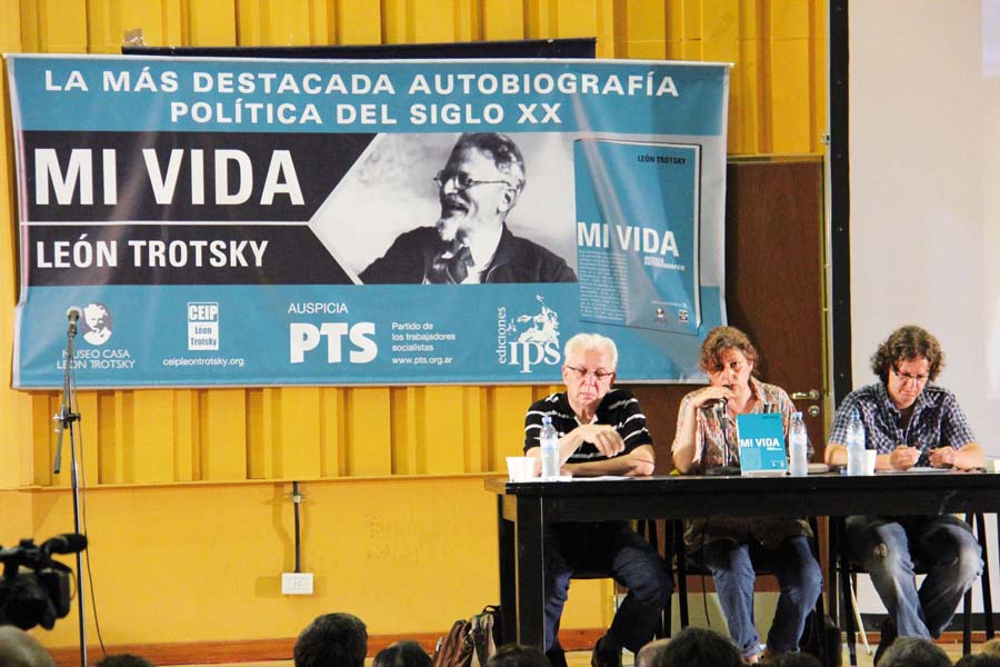 Multitudinaria asistencia en la presentación de “Mi Vida” de León Trotsky