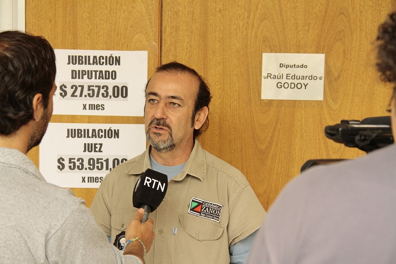 El Frente de Izquierda presentó proyecto de ley para eliminar las jubilaciones de privilegio