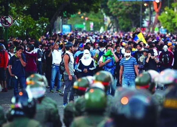 Venezuela: Nuevas marchas de la derecha y duros enfrentamientos 