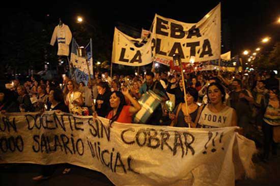 La Corriente Nacional 9 de Abril Lista Marrón (PTS e Independientes) en las calles junto a miles de docentes