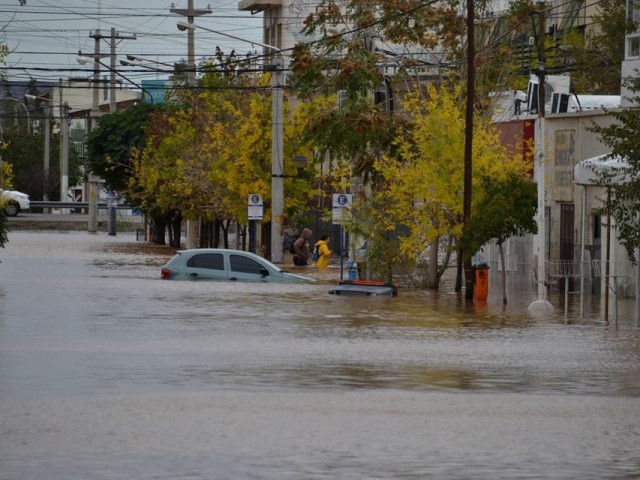 Exigimos subsidios inmediatos a los damnificados y un plan de obras públicas para la construcción de viviendas, escuelas, hospitales e infraestructura