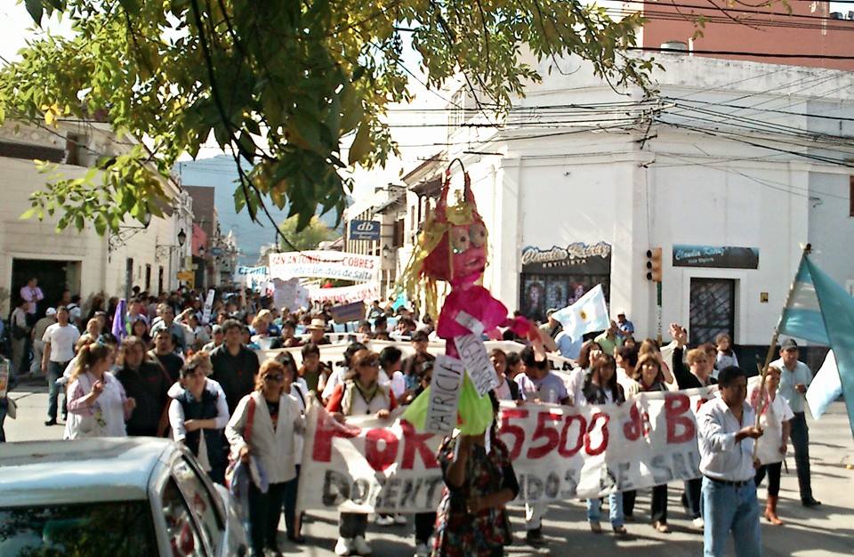 En Salta y Buenos Aires docentes de los SUTEBA de izquierda se movilizan y exigen paro nacional a la CTERA