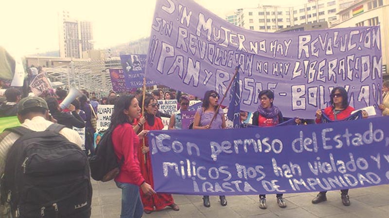 Protesta de organizaciones feministas y socialistas