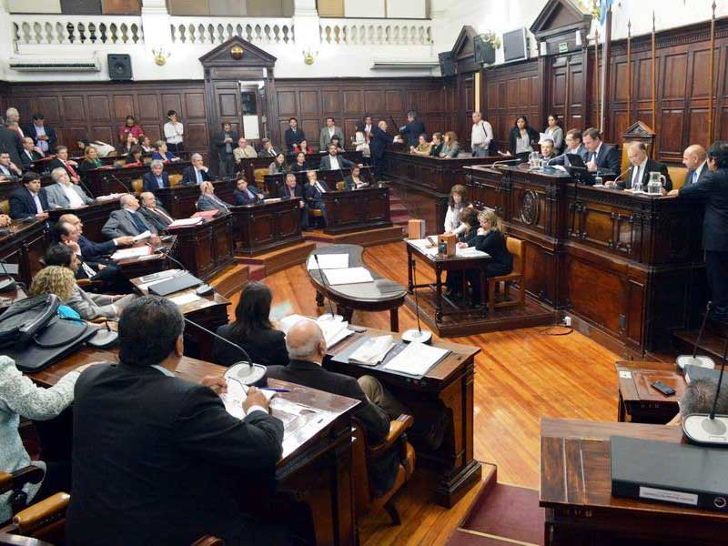 La Cámara de Diputados de Mendoza también repudió las agresiones a Del Caño