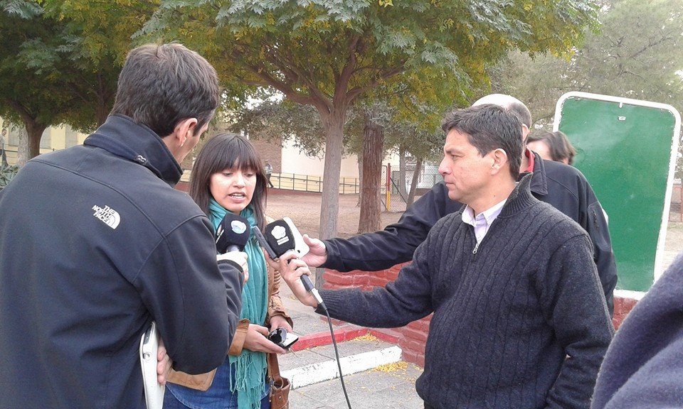Votó Natalia Hormazábal, candidata a vicegobernadora del FIT en Neuquén