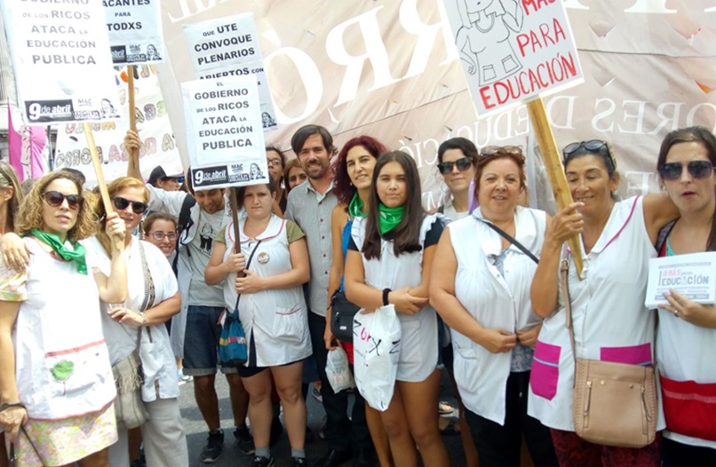 Diputados del FIT con los docentes: “Macri y Vidal quieren convertirlos en enemigos públicos” 