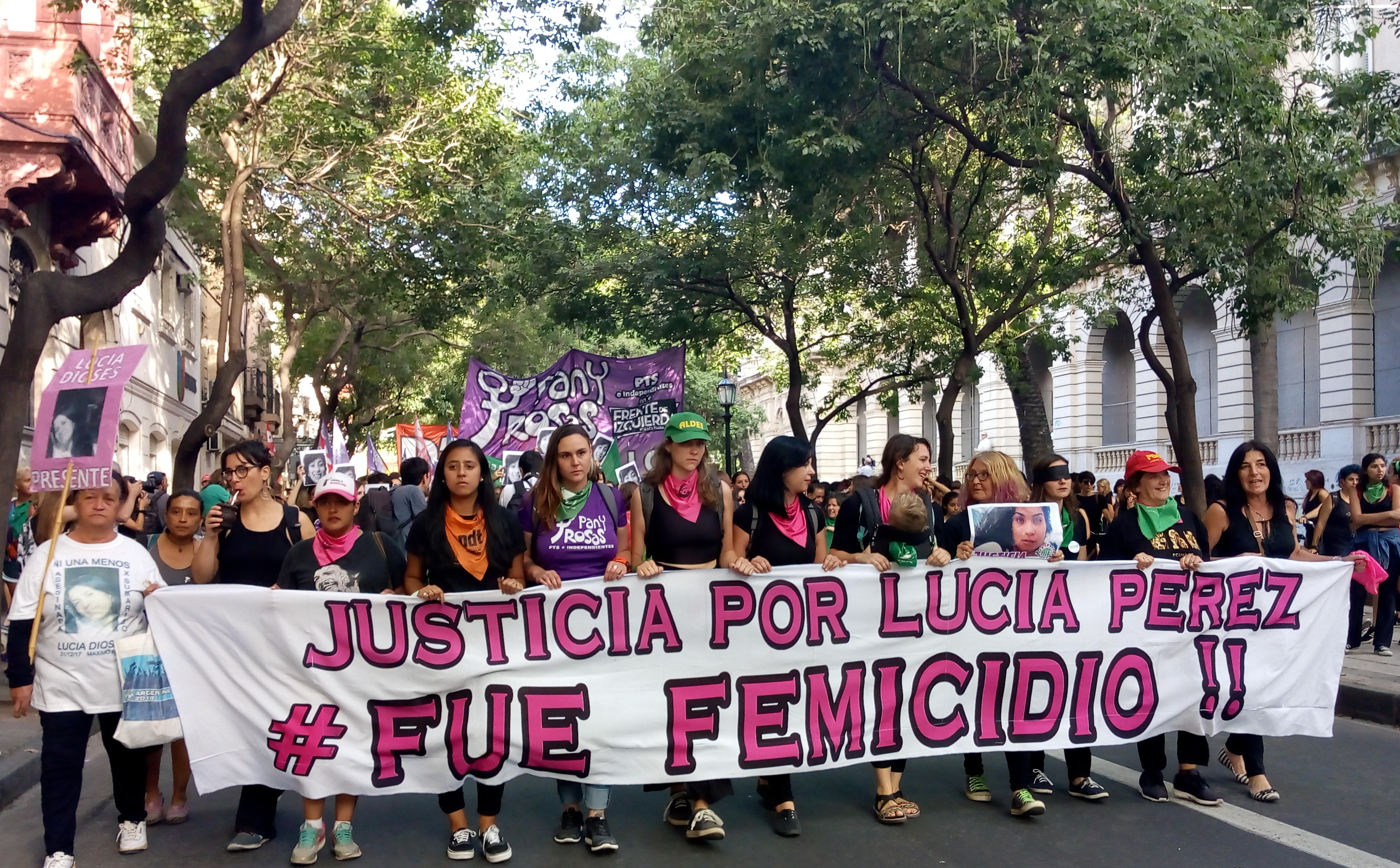 Rosario: Enorme movilización exigió justicia por Lucía Perez