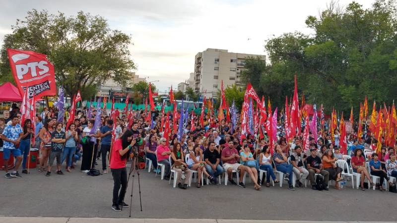 El Frente de Izquierda cerró su campaña con un acto en el Parque Central