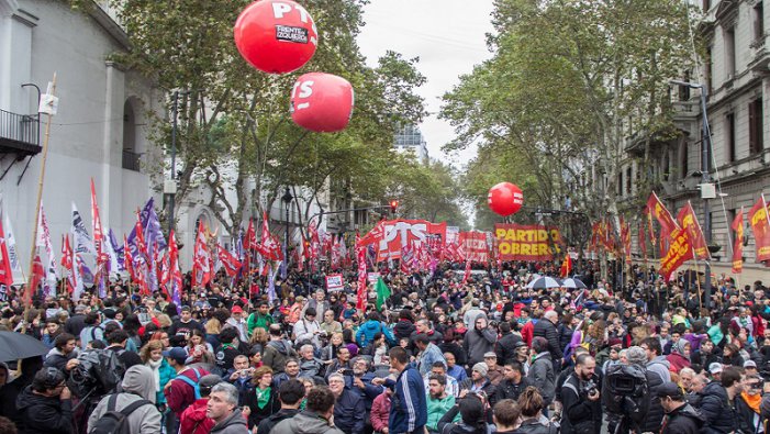 1º de Mayo: acto del FIT en Plaza de Mayo contra el ajuste de Macri, el FMI y los gobernadores