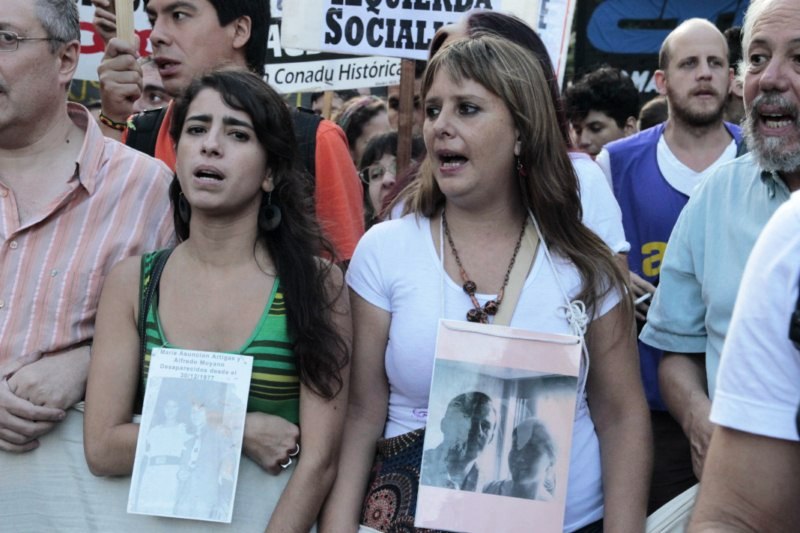 Hijas y nietas de desaparecidos llegaron a Rosario para acompañar a los y las trabajadoras despedidas de Electrolux
