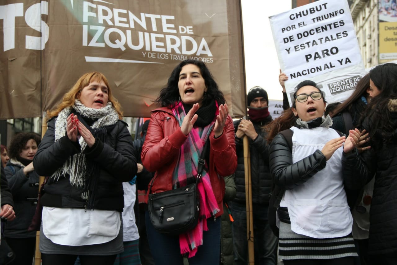 Corte en el Obelisco: Paro docente en solidaridad con trabajadores de Chubut