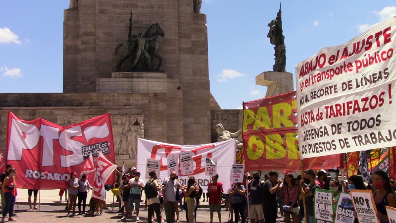 Ajuste en el transporte: el Frente de Izquierda Unidad se manifestó frente al Concejo de Rosario 