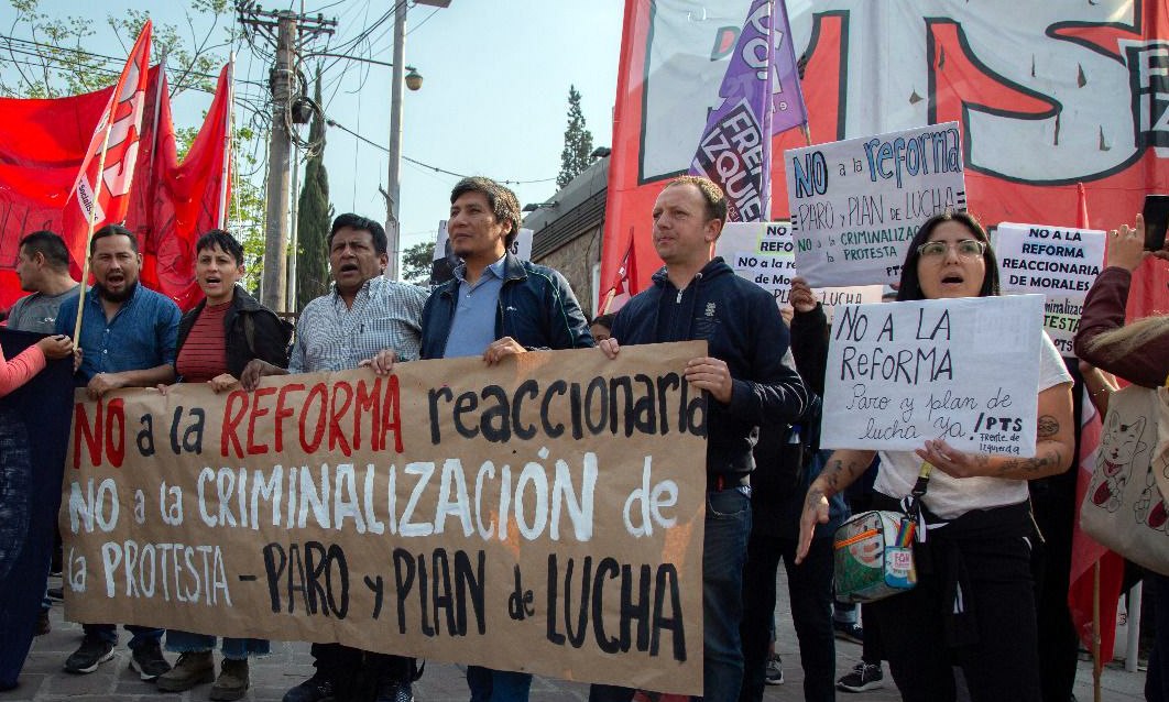 Vilca: "En dos horas y con ayuda del PJ se aprobó el proyecto de Morales para reformar la Constitución"
