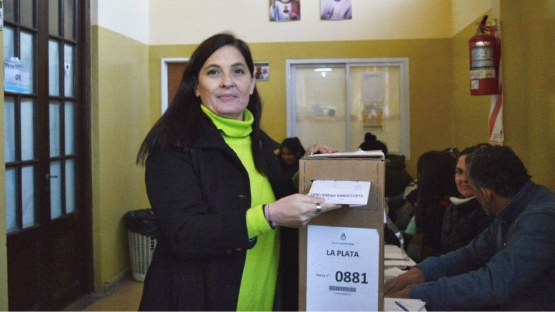 Votó Luana Simioni: "Es necesario fortalecer una alternativa de los trabajadores"
