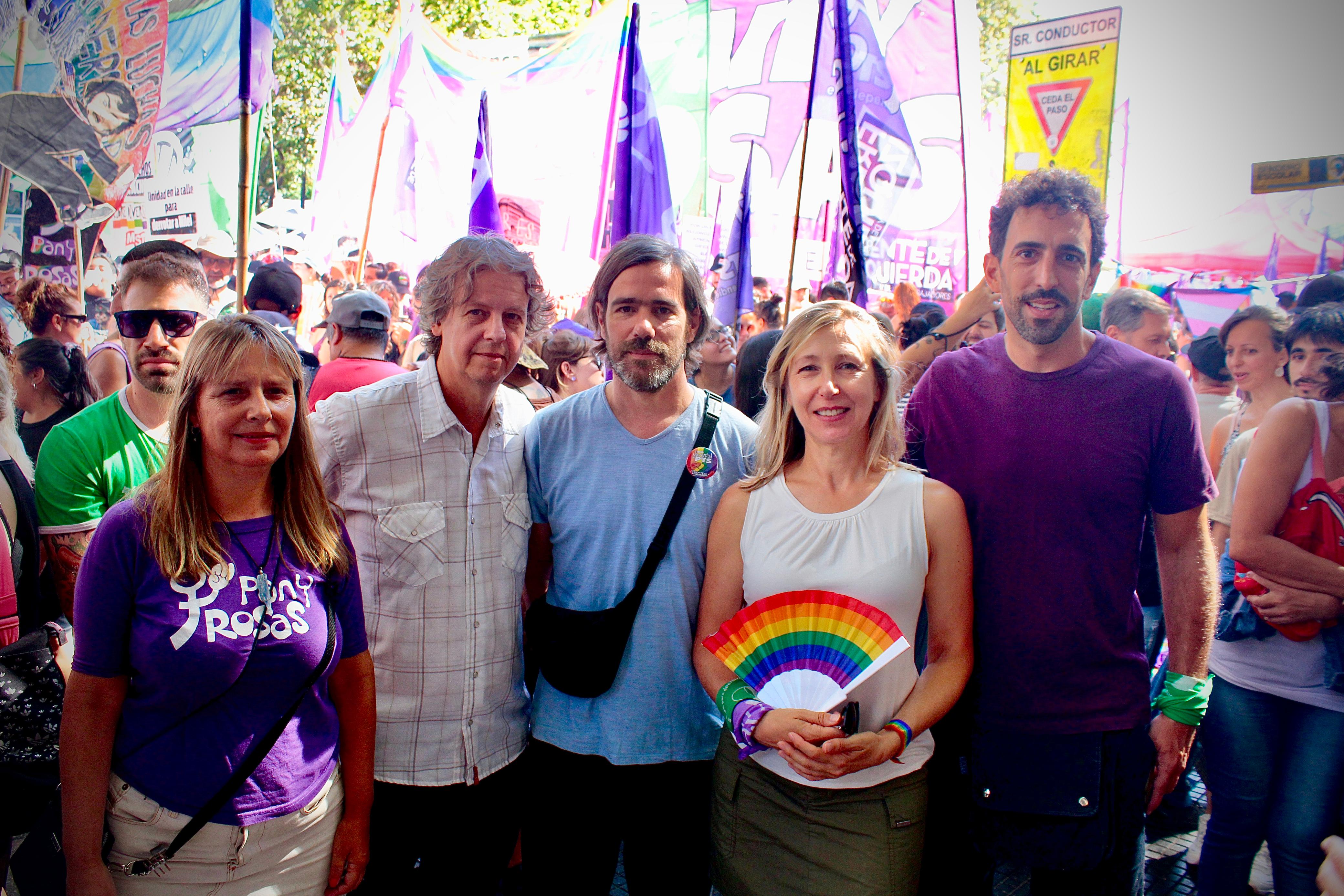 Las y los diputados del Frente de Izquierda participan de la masiva movilización hacia Plaza de Mayo