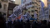Paritaria de la Alimentación | La oposición marchó reclamando un plan de lucha e intervino la Policía Federal