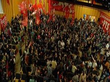Más de 1.200 jóvenes en un gran acto junto a los estudiantes chilenos en lucha