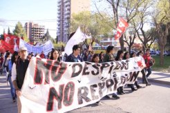 Neuquén: Marcharon a Gendarmería contra represión y despidos en Lear
