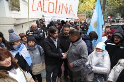 Nicolás del Caño y Noelia Barbeito acompañaron a los obreros de La Colina en Mendoza 