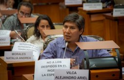 El Frente de Izquierda exige que sesione la Legislatura para tratar proyectos contra los tarifazos, los despidos y la precarización laboral