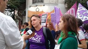 "Es necesario que este 8 de marzo las mujeres ganemos las calles contra el pacto del gobierno con el FMI"
