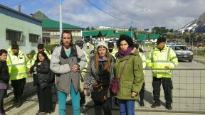 Referentes del FIT y de DD. HH. llegan a Tierra del Fuego en apoyo a trabajadores enjuiciados por luchar