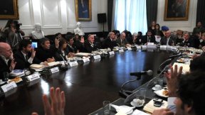 En medio del escándalo por malversación de fondos designan vicerrectora a la radical Cervone