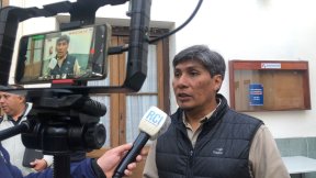 Vilca insistió en el llamado al debate público de todos los candidatos a gobernador