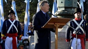 “Con el acuerdo con el FMI, Macri debería prestar juramento a la bandera yanqui”