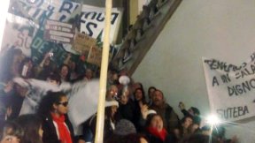 Masiva movilización docente convocada por la oposición