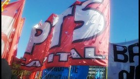 Télam | El PTS se retiró de la Plaza "para darle la espalda al patrón Eduardo Buzzi"