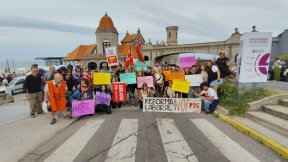 Protesta de la izquierda contra Patricia Bullrich en su visita a Mar del Plata