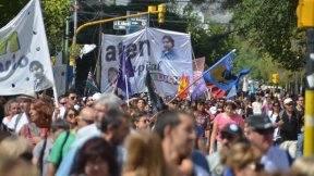 Se movilizan para acompañar a ATEN y exigir al gobierno resuelva el conflicto