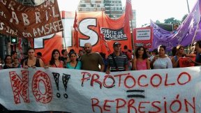 La izquierda desafió el protocolo y realizó un corte en Rosario