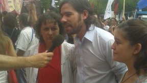 Nicolás Del Caño junto a los trabajadores de la educación y el ‘Contracarrusel' de la Vendimia