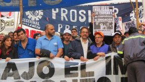 Participamos de la movilización contra el impuesto al salario y el recorte de las asignaciones familiares