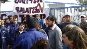 Diputado Nicolás del Caño se solidariza con sesenta despedidos de importante autopartista