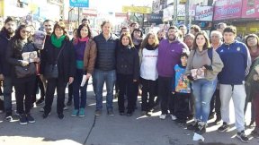 Christian Castillo recorrió las calles de Laferrere